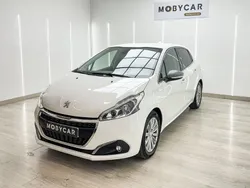 Blanco Usado 2018 Peugeot 208 Active Utilitario | 9495 € (Un poco caro)