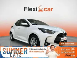 Blanco Usado 2022 Toyota Yaris Hybrid Active Berlina | 16.390 € (Super precio)