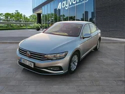 Gris Usado 2021 VW Passat Business Berlina | 19.600 € (Precio justo)