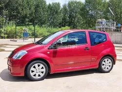 Rojo Usado 2005 Citroën C2 VTR Sport Utilitario | 4800 € (Un poco caro)
