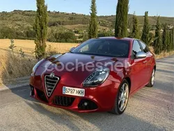 Rojo Usado 2012 Alfa Romeo Giulietta Utilitario | 8000 € (Un poco caro)