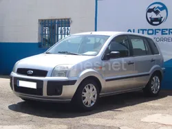 Gris / plata Usado 2004 Ford Fusion Trend Berlina | 3790 € (Precio justo)