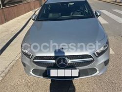 Gris / plata Usado 2023 Mercedes A200 Berlina | 28.900 € (Precio justo)
