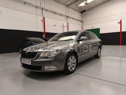 Gris / plata Usado 2010 Skoda Superb Exclusive Berlina | 5990 € (Precio justo)