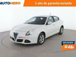 Blanco Usado 2013 Alfa Romeo Giulietta Distinctive Utilitario | 9899 €