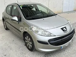 Gris / plata Usado 2008 Peugeot 207 Berlina | 2999 € (Buen precio)