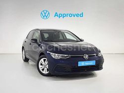 Azul Usado 2024 VW Golf VIII Life Berlina | 30.400 € (Un poco caro)
