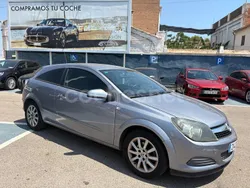 Gris / plata Usado 2008 Opel Astra GTC Enjoy Berlina | 3990 € (Super precio)