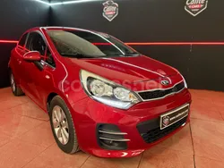 Granate Usado 2015 Kia Rio Berlina | 9900 € (Precio justo)