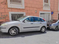 Gris / plata Usado 2004 Ford Focus Trend Berlina | 2800 € (Precio justo)