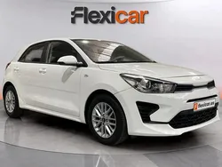 Blanco Usado 2021 Kia Rio 2 Berlina | 12.290 € (Precio justo)