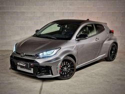 Gris Usado 2024 Toyota Yaris Berlina | 52.900 €