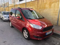Rojo Usado 2015 Ford Tourneo Courier Titanium Monovolumen | 6000 € (Super precio)