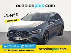 Gris / plata Usado 2024 Mercedes B200 Monovolumen | 33.200 € (Precio justo)