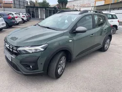 Verde Usado 2023 Dacia Sandero Expression Utilitario | 14.900 € (Precio justo)