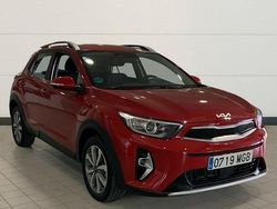 Rojo Usado 2023 Kia Stonic SUV | 18.400 € (Un poco caro)