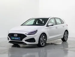 Blanco Usado 2024 Hyundai i30 Berlina | 20.990 € (Precio justo)