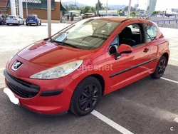 Rojo Usado 2008 Peugeot 207 Berlina | 3200 € (Buen precio)