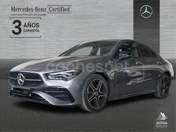 Gris Usado 2024 Mercedes CLA200 AMG line Berlina | 40.490 € (Buen precio)