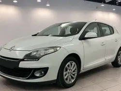 Blanco Usado 2012 Renault Mégane III Dynamique Utilitario | 8900 € (Precio justo)