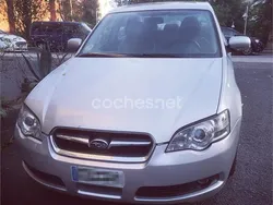Gris / plata Usado 2005 Subaru Legacy Berlina | 3500 €