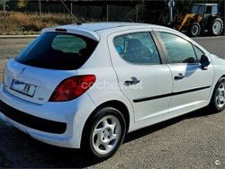 Blanco Usado 2007 Peugeot 207 Berlina | 2400 € (Caro)