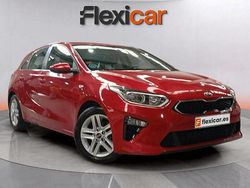 Rojo Usado 2021 Kia Ceed Berlina | 12.290 € (Super precio)