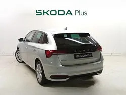 Gris plata Usado 2024 Skoda Scala Selection Utilitario | 23.900 € (Caro)