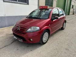 Rojo Usado 2006 Citroën C3 Exclusive Utilitario | 3999 € (Precio justo)