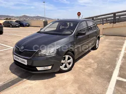Azul Usado 2014 Skoda Rapid Active Berlina | 9500 € (Caro)