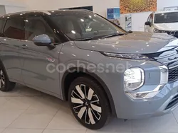 Gris / plata Nuevo 2025 Mitsubishi Outlander P-HEV Edition SUV | 57.800 €