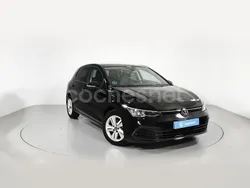 Negro Usado 2024 VW Golf VIII Life Berlina | 27.100 € (Precio justo)