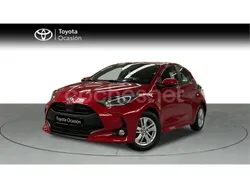 Rojo Usado 2024 Toyota Yaris Berlina | 18.900 € (Precio justo)
