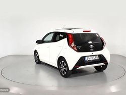 Blanco Usado 2021 Toyota Aygo X-play Utilitario | 13.200 € (Un poco caro)