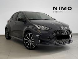Gris Usado 2025 Toyota Yaris Hybrid Sport Berlina | 24.990 € (Un poco caro)