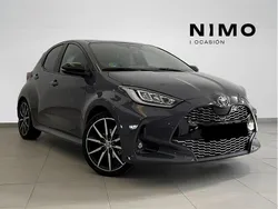 Gris Usado 2025 Toyota Yaris Hybrid Sport Berlina | 24.990 € (Un poco caro)