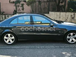 Azul Usado 2003 Mercedes E400 Avantgarde Berlina | 6950 €