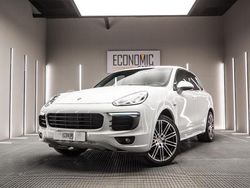 Blanco Usado 2016 Porsche Cayenne S E-Hybrid SUV | 32.999 € (Un poco caro)