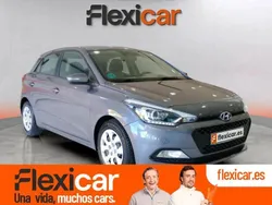 Gris Usado 2015 Hyundai i20 Berlina | 9970 € (Un poco caro)