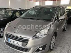 Gris / plata Usado 2016 Peugeot 5008 Style Monovolumen | 9500 € (Precio justo)