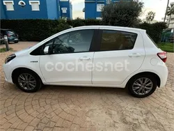 Blanco Usado 2018 Toyota Yaris Hybrid Active Berlina | 13.600 € (Precio justo)