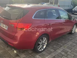 Rojo Usado 2013 Kia Ceed Sportswagon Familiar | 7400 €