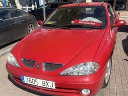 Rojo Usado 2002 Renault Mégane II Dynamique Utilitario | 2700 € (Precio justo)