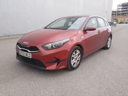 Rojo Usado 2023 Kia Ceed Berlina | 18.900 € (Precio justo)