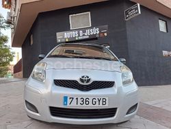 Gris / plata Usado 2010 Toyota Yaris Live Berlina | 4300 € (Precio justo)