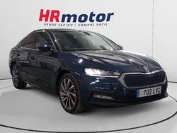 Azul Usado 2021 Skoda Octavia Ambition Utilitario | 24.420 €