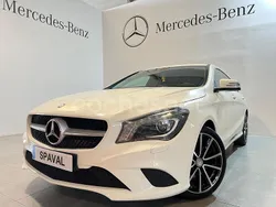 Blanco Usado 2016 Mercedes CLA220 Shooting Brake Urban Familiar | 19.990 € (Buen precio)