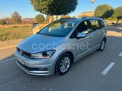 Gris / plata Usado 2017 VW Touran Advance Monovolumen | 10.990 € (Precio justo)