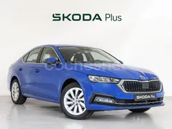 Azul Nuevo 2025 Skoda Octavia Selection Berlina | 22.900 € (Super precio)