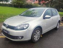 Beige Usado 2009 VW Golf VI Advance Familiar | 8500 € (Caro)